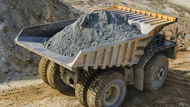 Largest Lifting & Earth Moving Machines